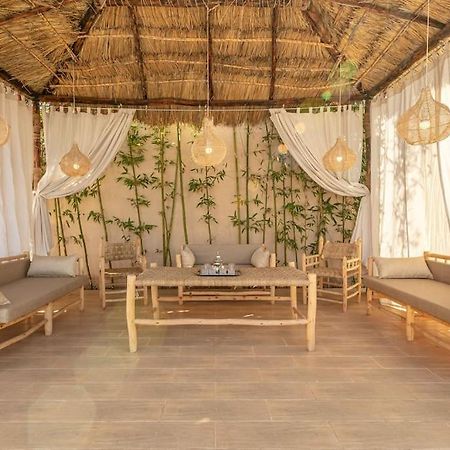 Villa Leila,Piscine , Grand Jardin, Jeux , Cuisiniere Marrakesh Bagian luar foto
