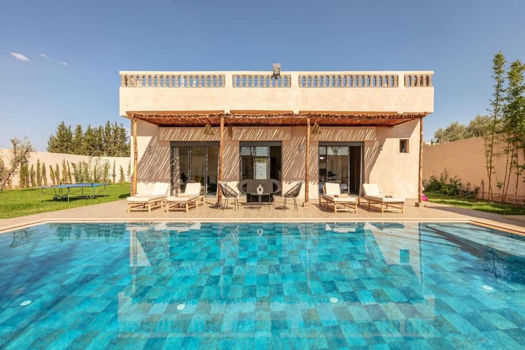 Villa Leila,Piscine , Grand Jardin, Jeux , Cuisiniere Marrakesh Bagian luar foto