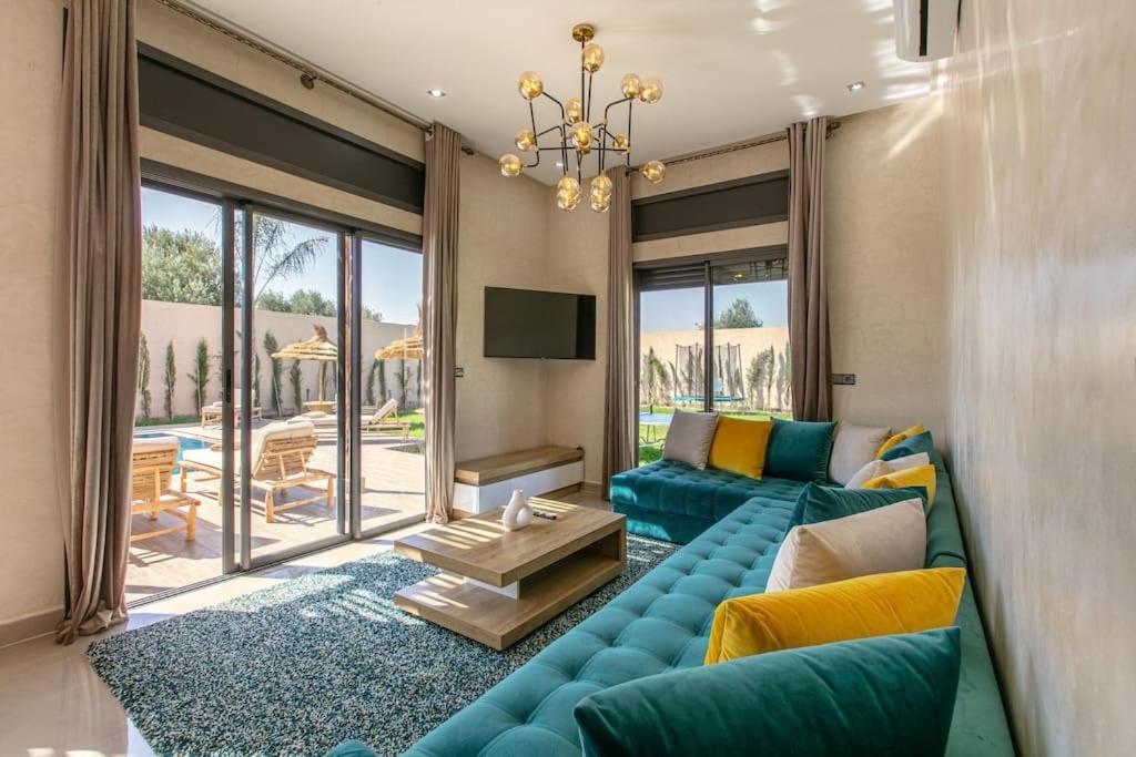 Villa Leila,Piscine , Grand Jardin, Jeux , Cuisiniere Marrakesh Bagian luar foto