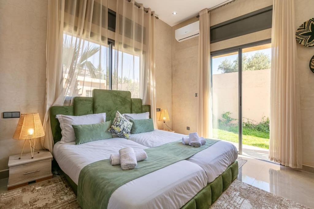 Villa Leila,Piscine , Grand Jardin, Jeux , Cuisiniere Marrakesh Bagian luar foto