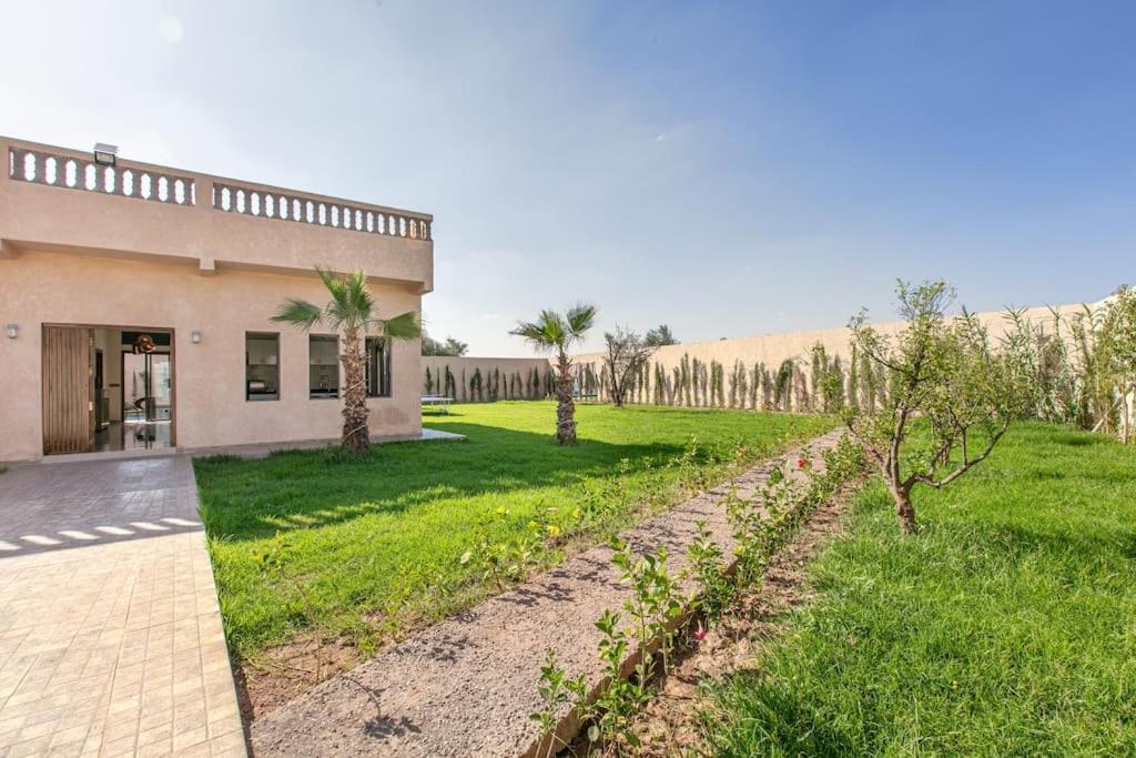 Villa Leila,Piscine , Grand Jardin, Jeux , Cuisiniere Marrakesh Bagian luar foto
